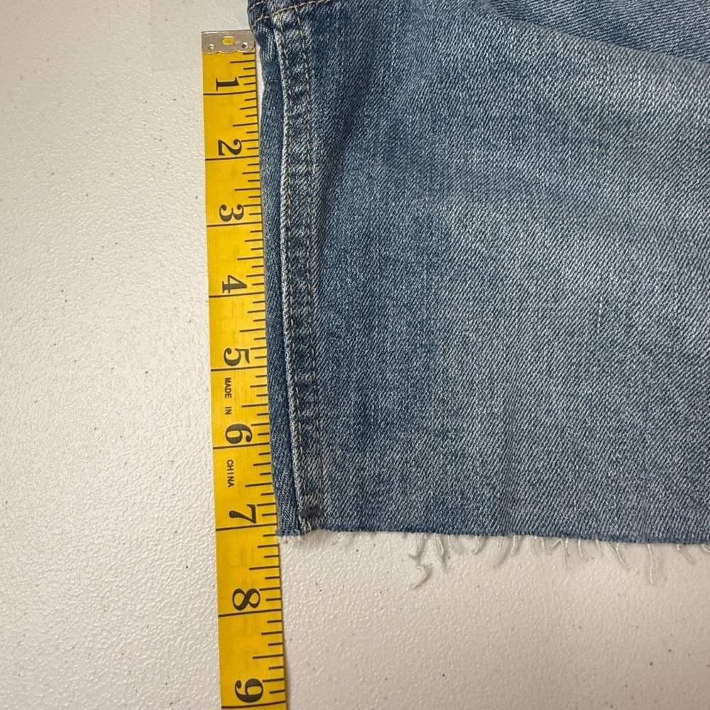 Old Navy OG Loose Denim Shorts Womens 18 Blue Mid Rise Distressed Raw Hem NEW - Picture 9 of 10